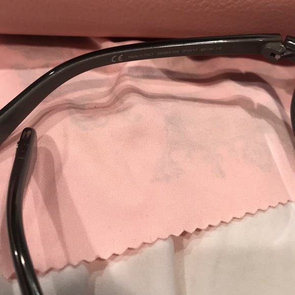 Price Drop!! 👀Juicy Couture Sunglasses - Picture 4 of 5